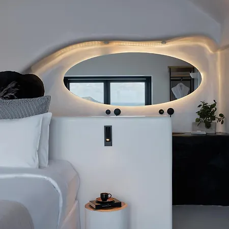 Olvos Luxury Aparthotel Oia