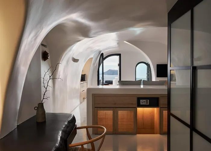 Olvos Luxury Oia (Santorini)