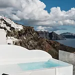 Olvos Luxury Oia